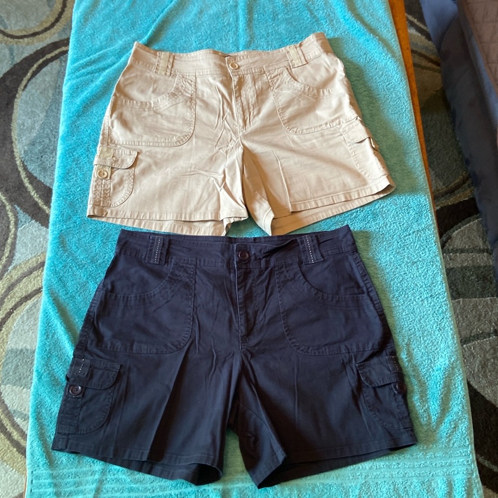 Gloria Vanderbilt Beige and Navy Cargo Jean Shorts - 2 Pair
